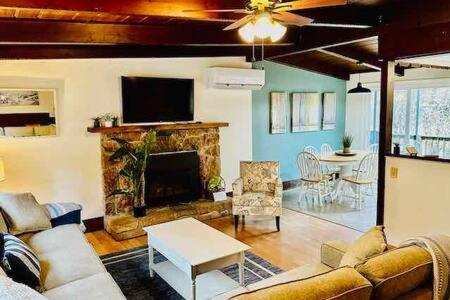 Blue Door Cottage 12 Miles To Yosemite Bbq โอกเฮิร์สต์ ภายนอก รูปภาพ