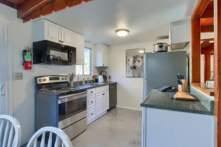Blue Door Cottage 12 Miles To Yosemite Bbq โอกเฮิร์สต์ ภายนอก รูปภาพ