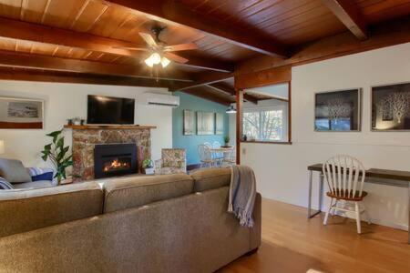 Blue Door Cottage 12 Miles To Yosemite Bbq โอกเฮิร์สต์ ภายนอก รูปภาพ